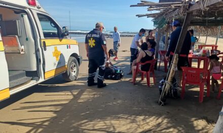 Rescate en las Olas: Tres Mujeres Sobreviven al Furioso Abrazo del Mar en Playa Martita de Tuxpan