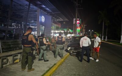 Sufre falla mecánica y se accidenta; afortunadamente no hay lesionados