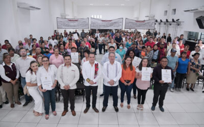 Más familias tuxpeñas reciben escrituras que les dan seguridad y certeza jurídica patrimonial