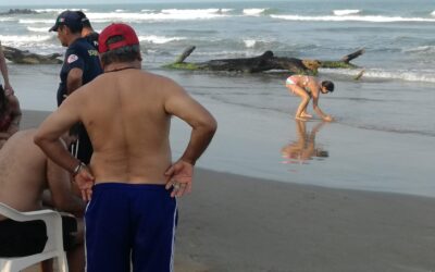 Otro mexiquense a punto de ahogarse: Rescatado milagrosamente en playa de Tuxpan