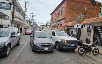 Carambolazo en zona centro de Tuxpan: Daños materiales, el único saldo