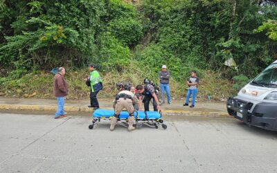 Se estrelló detrás de un Taxi