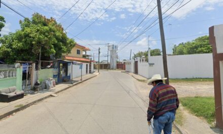 Roban moto en la colonia Las Palmas de Tuxpan y la víctima presenta denuncia