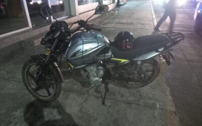 Chocan Mortalika y Mazda en el centro
