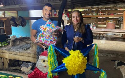 Anahi Aguilar Ilumina la Navidad en Tuxpan: Entrega de Piñatas y Dulces a Comunidades