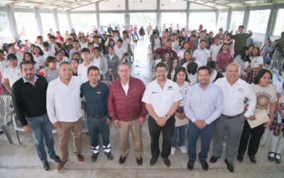 Estudiantes tuxpeños de bachillerato y universidad recibieron becas Día Solidario, de Naturgy
