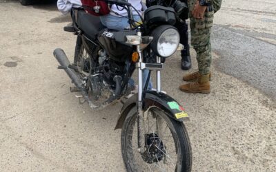 En la Rosa María: Dos Mujeres Sobreviven a Aparatoso Accidente en Motocicleta y Rechazan Hospitalización