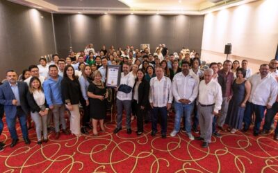 Cámaras empresariales, prestadores de servicios y el gobierno de Tuxpan entregaron reconocimiento al secretario de Turismo y Cultura del Estado de Veracruz