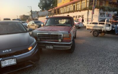Accidente en el Bulevar Independencia provoca cuantiosos daños materiales