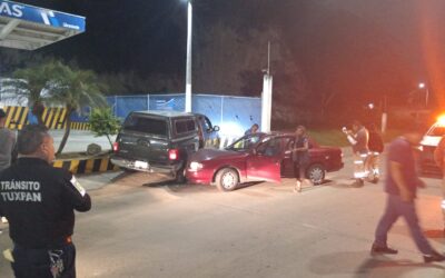 Accidente el Libramiento deja un Herido y daños a Propiedad Privada
