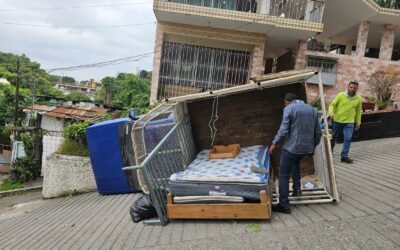 Noticia de la Camioneta volcada en Arista