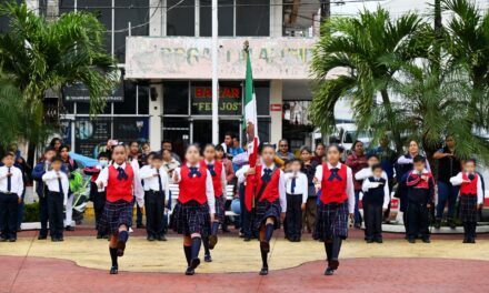 En el Lunes Cívico se conmemoró el Día Internacional de la Educación