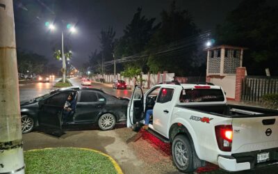 Ligero accidente frente a HARD DOG Bulevar