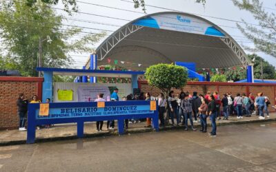 Padres de familia «toman» las instalaciones de la Belisario Domínguez