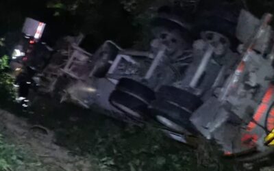 Noticia del Accidente de Pipa volcada en la Tuxpan-Tampico