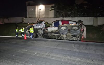 Vuelca una «Máquina revolvedora de Amor» en la carretera a COBOS