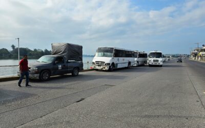 Transportistas tuxpeños se unen al paro nacional de AMOTAC
