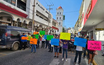 Manifestantes cerraron el puente Tuxpan para denunciar abusos de la Fuerza Civil