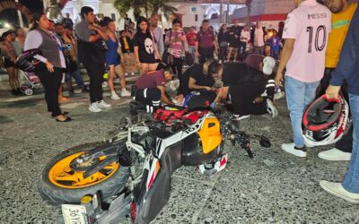 Menor de edad al volante deja motociclista lesionado