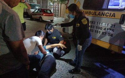 ¡Camioneta atropella a un anciano y huye del lugar!