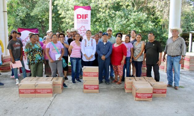 Entrega DIF Tuxpan despensas a grupos de atención prioritaria