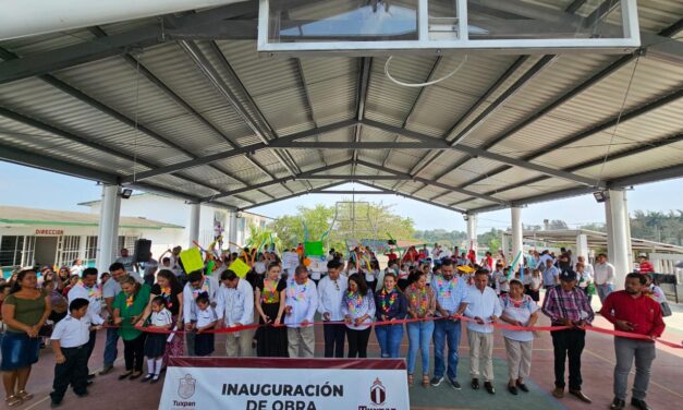 Inauguran techados en áreas de impartición de Educación Física en 2 escuelas primarias y una secundaria