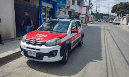 Choque por alcance entre taxi y particular en la Cuauhtémoc.