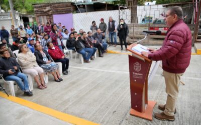 Quedó inaugurada la obra de pavimentación, guarniciones, banquetas y escalinatas de la calle Nuevo Tuxpan, de la colonia Álvarez