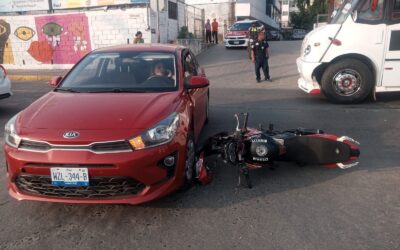 Tamaulipeca imprudente causa accidente con motociclista en el Bulevar Reyes Heroles