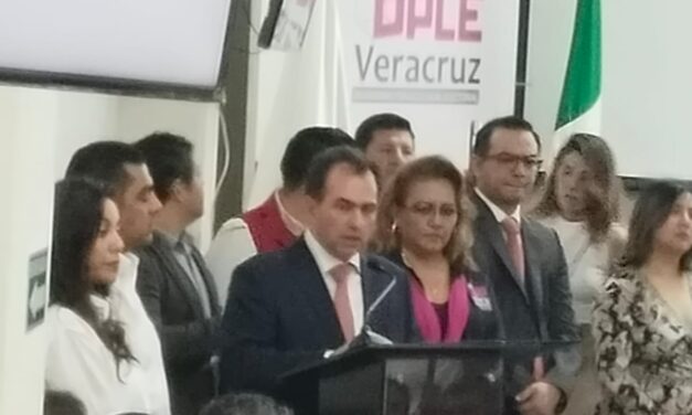 Pepe Yunes solicita Registro como candidato a la gubernatura