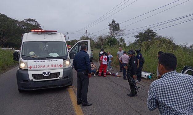 Jovencita hospitalizada tras dramático accidente de moto en la carretera federal Tuxpan-Tampico