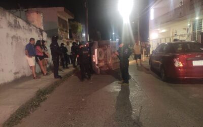 Atropella y mata a una señora, huye y vuelca su Renault SENDERO