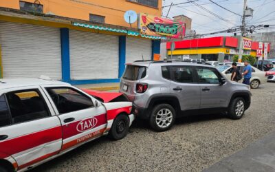 Carambolazo en Revolución: Cuantiosos daños materiales pero ningún herido