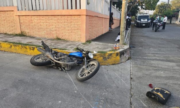 Dos Obreros y un Policía Heridos en Accidente en El Esfuerzo