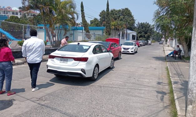 Se dan un besito de frente en Jardines: Ambas partes solicitan no intervención de la autoridad