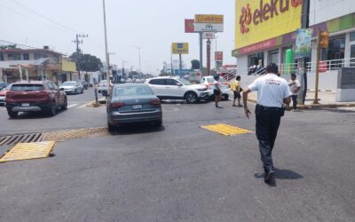 ¡Carambola en la Cuauhtémoc! Tres vehículos involucrados en un accidente sin heridos.