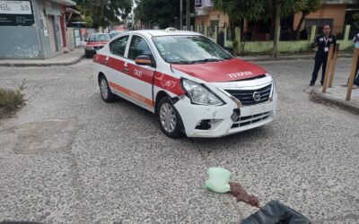 Choca con su MORTALIKA contra un TAXI