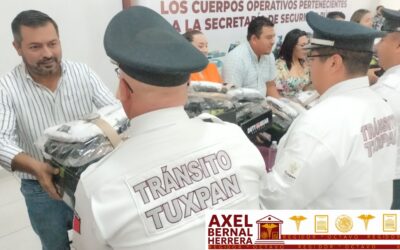 Entrega de Uniformes Refuerza la Seguridad en Tuxpan, Veracruz: Axel Bernal Herrera