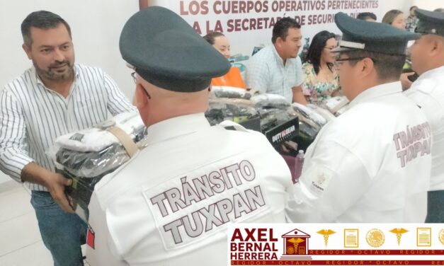 Entrega de Uniformes Refuerza la Seguridad en Tuxpan, Veracruz: Axel Bernal Herrera