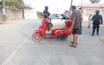 Derriban a mujer motociclista en la Anáhuac