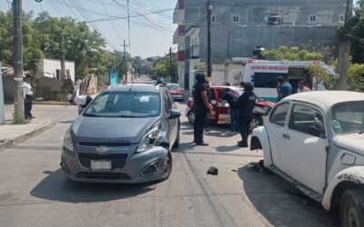 Aparatoso choque en la Federico deja cuantiosos daños materiales y una persona lesionada