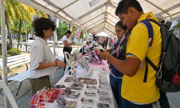 Inicia la Expo Jóvenes Emprendedores, en el Parque Reforma