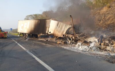 Choque de Titanes Deja un Muerto en la Autopista Tuxpan-Tampico