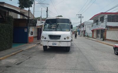 Choca su Mercedes Benz contra una CAPTIVA en la Cuauhtémoc