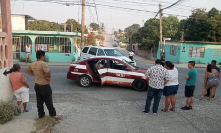 Conductor de Camioneta Provoca Accidente y Deja Tres Heridos