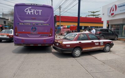 Chocaron a «BARNEY» en la Colonia La Ribera: Afortunadamente, sin Lesionados
