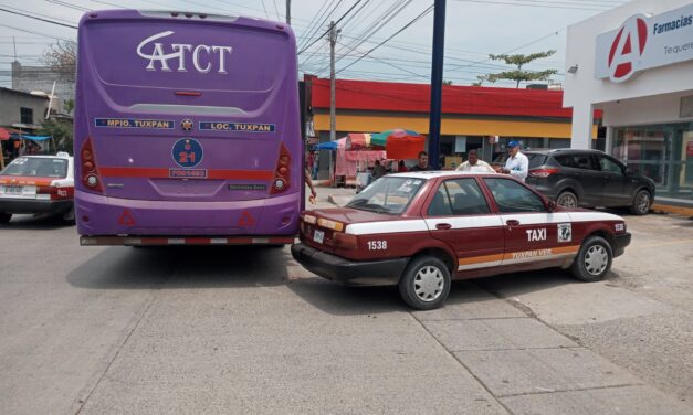 Chocaron a «BARNEY» en la Colonia La Ribera: Afortunadamente, sin Lesionados