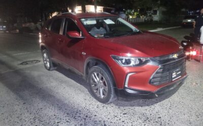 Choca con su Honda Cargo en Jardines