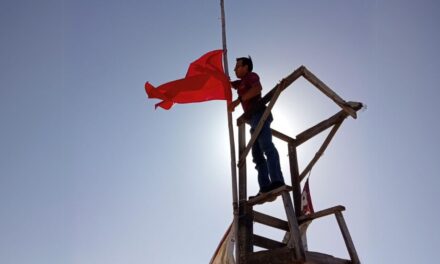 Protección Civil colocó “Bandera Roja” en playas de Tuxpan por acercamiento del potencial ciclón tropical.