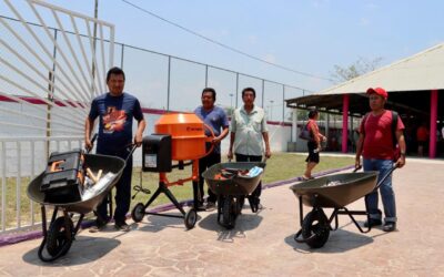Entrega DIF Tuxpan más proyectos productivos